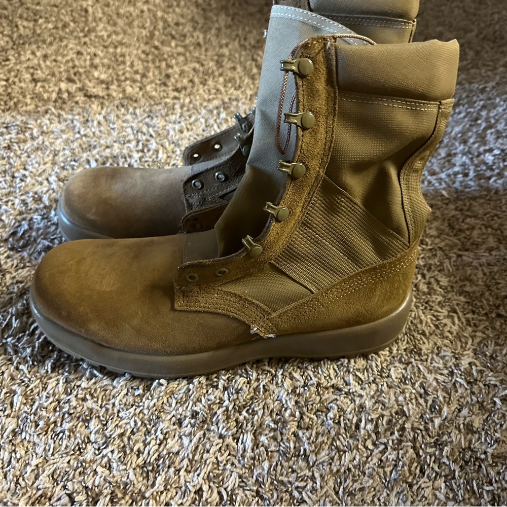 Combat boots